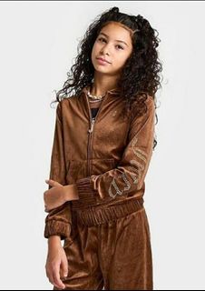 (Category: ) located in . Submitted by mackoyusgoods (Listing ID 1326846523, Image 1). Description: .