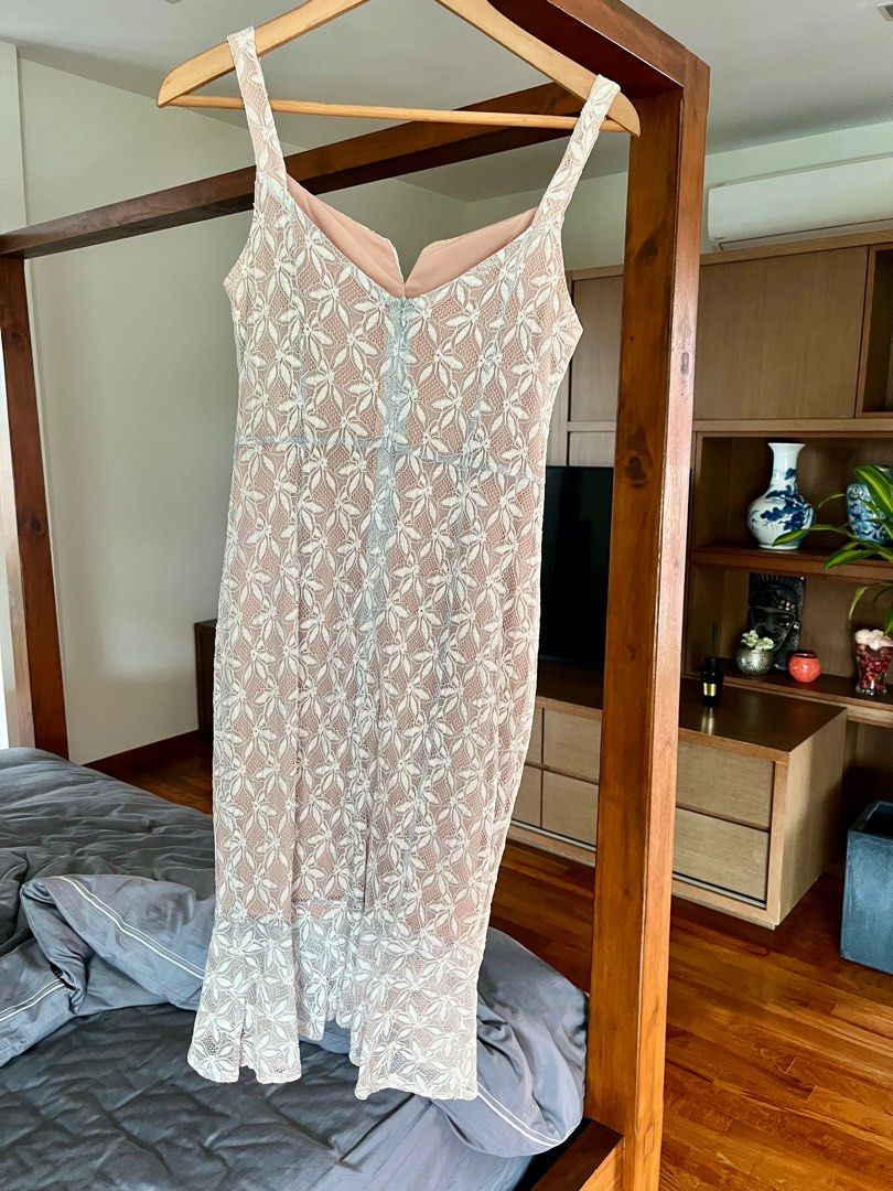 LB Elseth Lace Ruffle Hem Dress