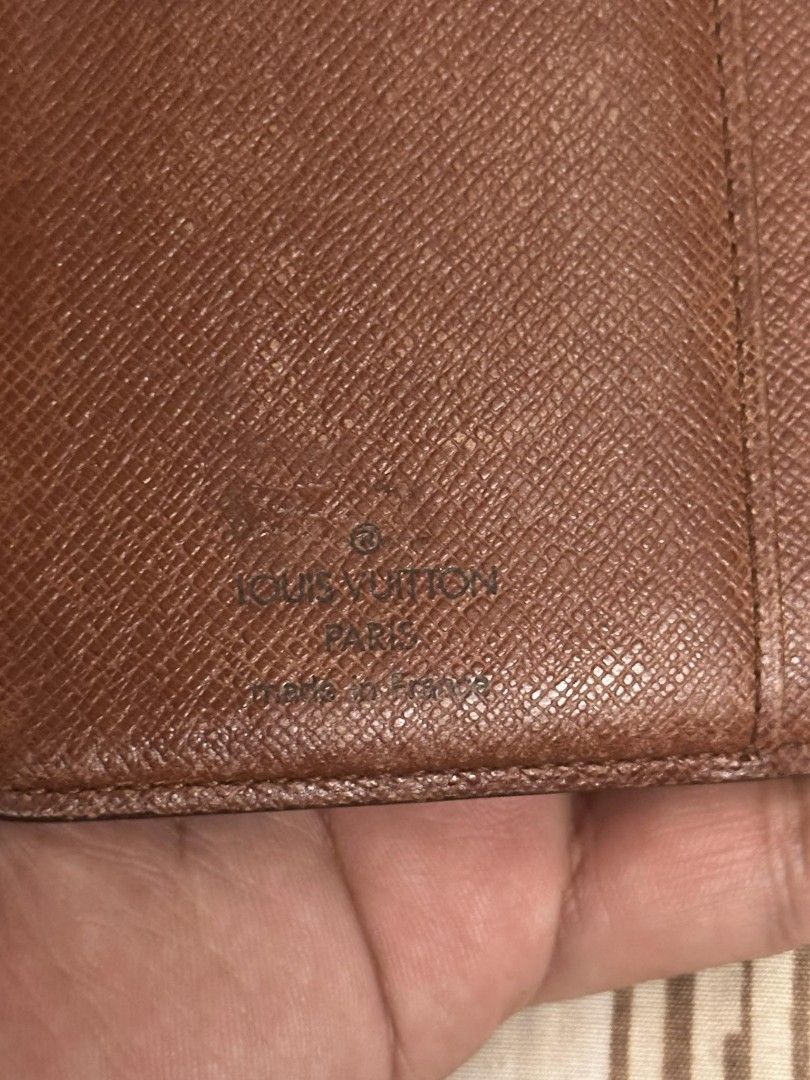 LV compact wallet (Category: Luxury Bags & Wallets) located in Marilao. Submitted by curleylux (Listing ID 1326762578, Image 3). Description: original LV compact wallet.
