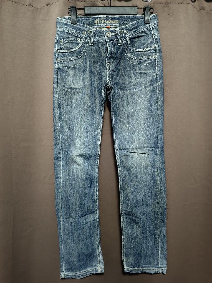 Meters Bonwe Pants (Category: Jeans) located in Malolos. Submitted by aemcloset (Listing ID 1326669870, Image 1). Description: Size 26 Rise 7 Length 37 Hard denim.