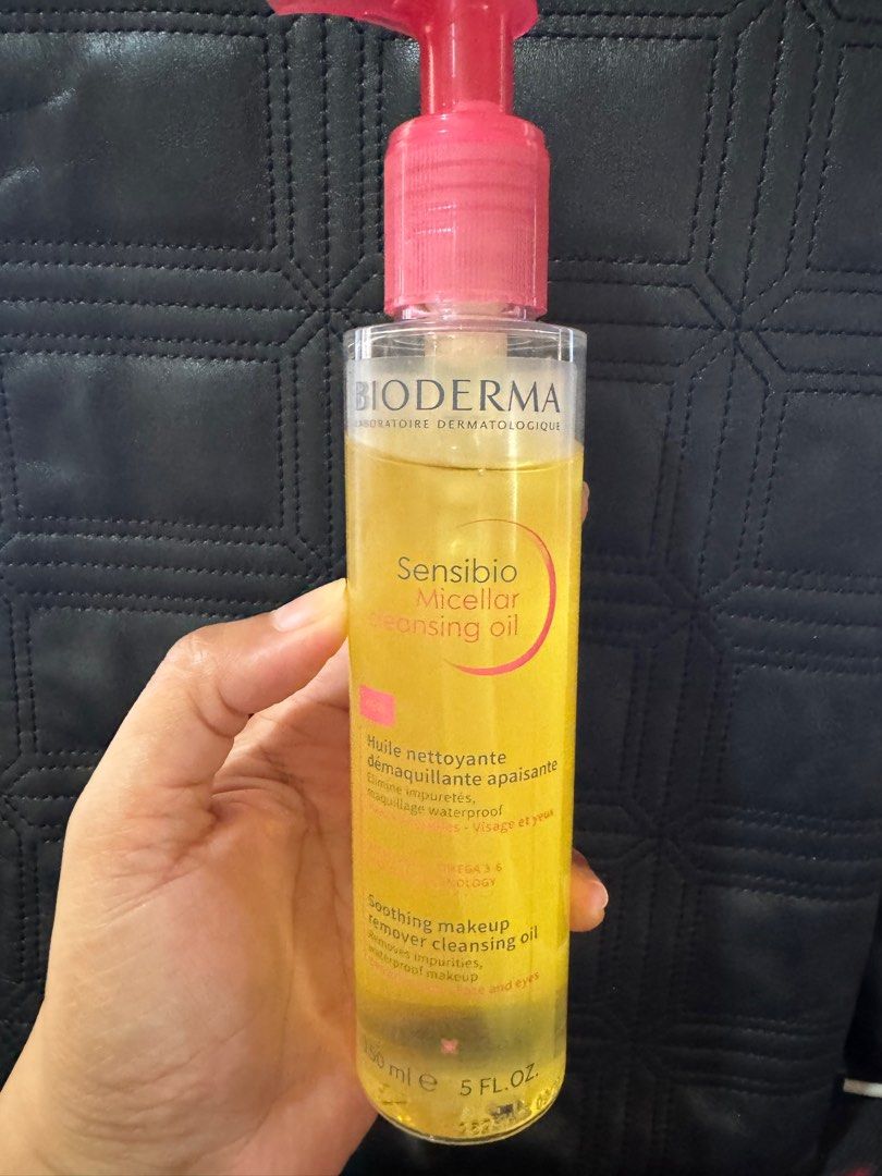 Micellar Cleansing Oil (Category: Face Care) located in Cebu City. Submitted by synpb13 (Listing ID 1326665009, Image 1). Description: Soothing make-up remover cleansing oil Used 10% only.