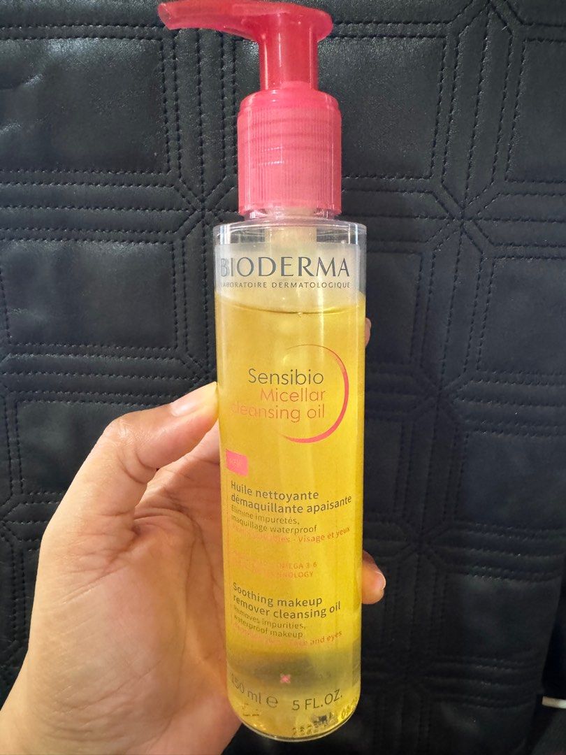 Micellar Cleansing Oil (Category: Face Care) located in Cebu City. Submitted by synpb13 (Listing ID 1326665009, Image 2). Description: Soothing make-up remover cleansing oil Used 10% only.