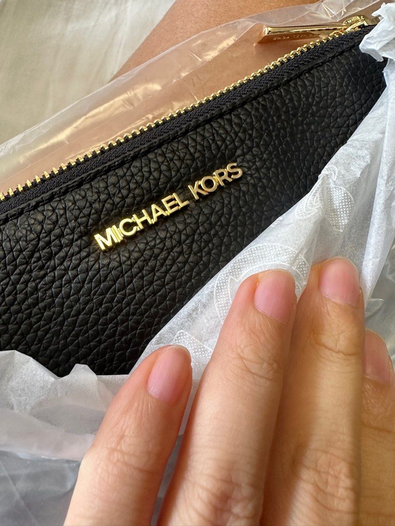 MK Michael Kors Jet Set Large Zip Clutch Wristlet Bag Black Pebble Leather Women s Fashion Bags Wallets Clutches on Carousell