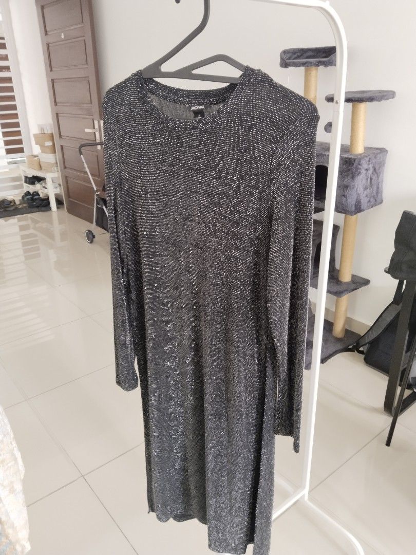 MONKI Glitter Black Top Dress Women s Fashion Muslimah Fashion Tops on Carousell