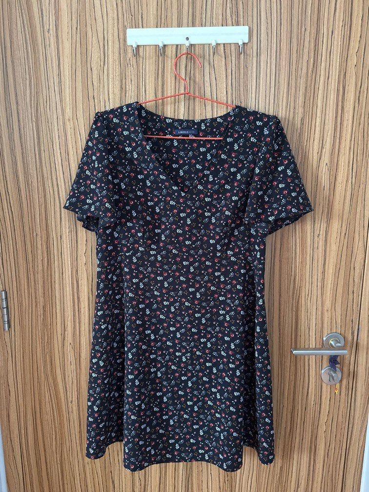M S Floral A line dress UK14 good for office wear Women s Fashion Dresses Sets Dresses on Carousell