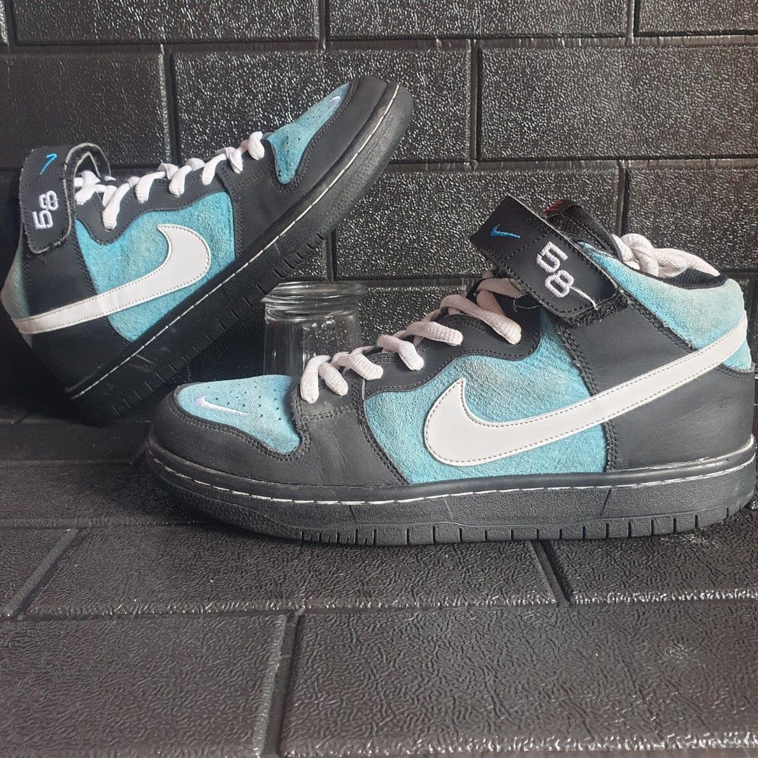 nike sb dunk mid on feet