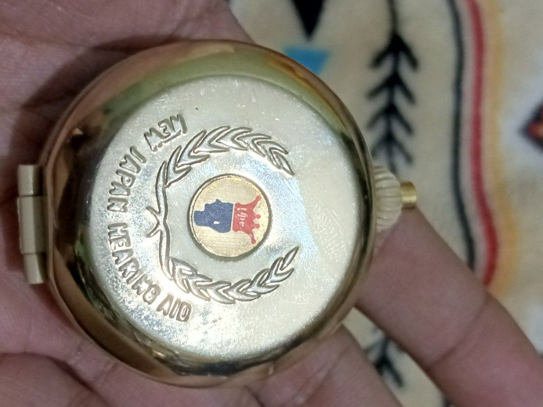 Old japanese hearing aid case (Category: Medical Supplies & Tools) located in Quezon City. Submitted by markgolveo (Listing ID 1326831232, Image 3). Description: Old japanese hearing aid case.
