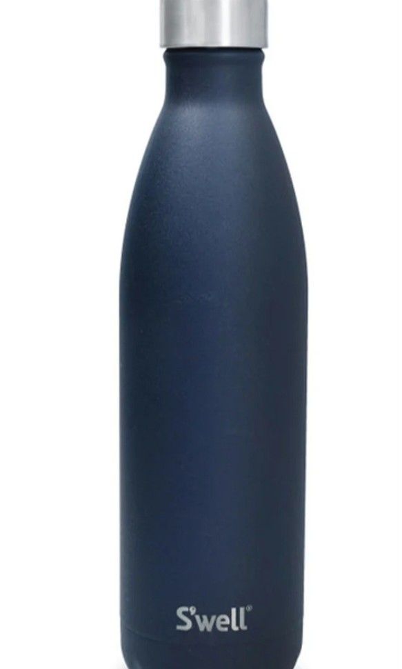 Original Swell Tumbler (Category: Water Bottles & Tumblers) located in Quezon City. Submitted by hoarders_avenue (Listing ID 1326663092, Image 2). Description: 750ml Brandnew Authentic Marble Collection -1k.