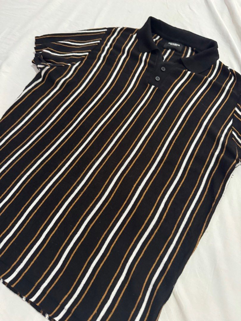 Pull and Bear Knitted Vertical Stripes polo Shirt (Category: Tshirts & Polo Shirts ) located in Tuguegarao City. Submitted by louphi (Listing ID 1326761906, Image 3). Description: Pull and Bear Knitted Vertical Stripes polo Shirt Size M 21x26 Color rate 9.5/10 Condition 9.5/10 Good as new.