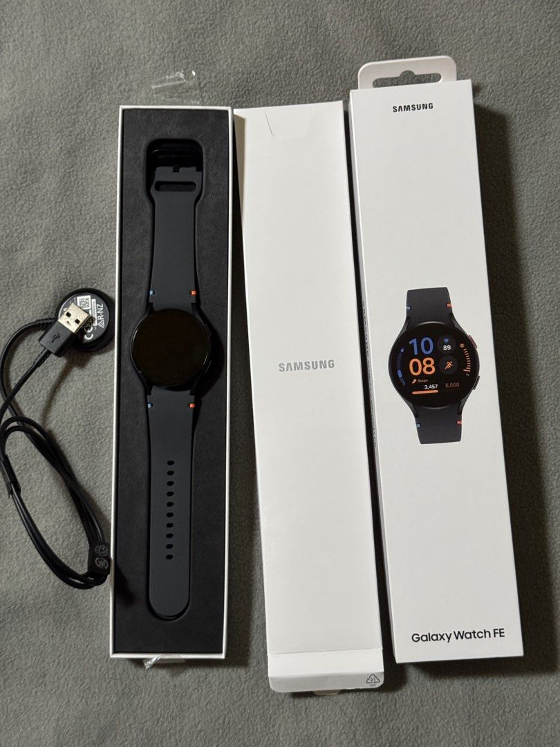 Samsung Galaxy Watch FR (Category: Wearables & Smart Watches) located in Quezon City. Submitted by lemonsssss (Listing ID 1326830691, Image 2). Description: Reg Price 12,990php inopen lang to test then binalik ko na sa box got this for free sa phone na pinurchase no plan of using it since i have apple watch superrrrr negotiable sa sure buyer pwede meet ups near me sana.