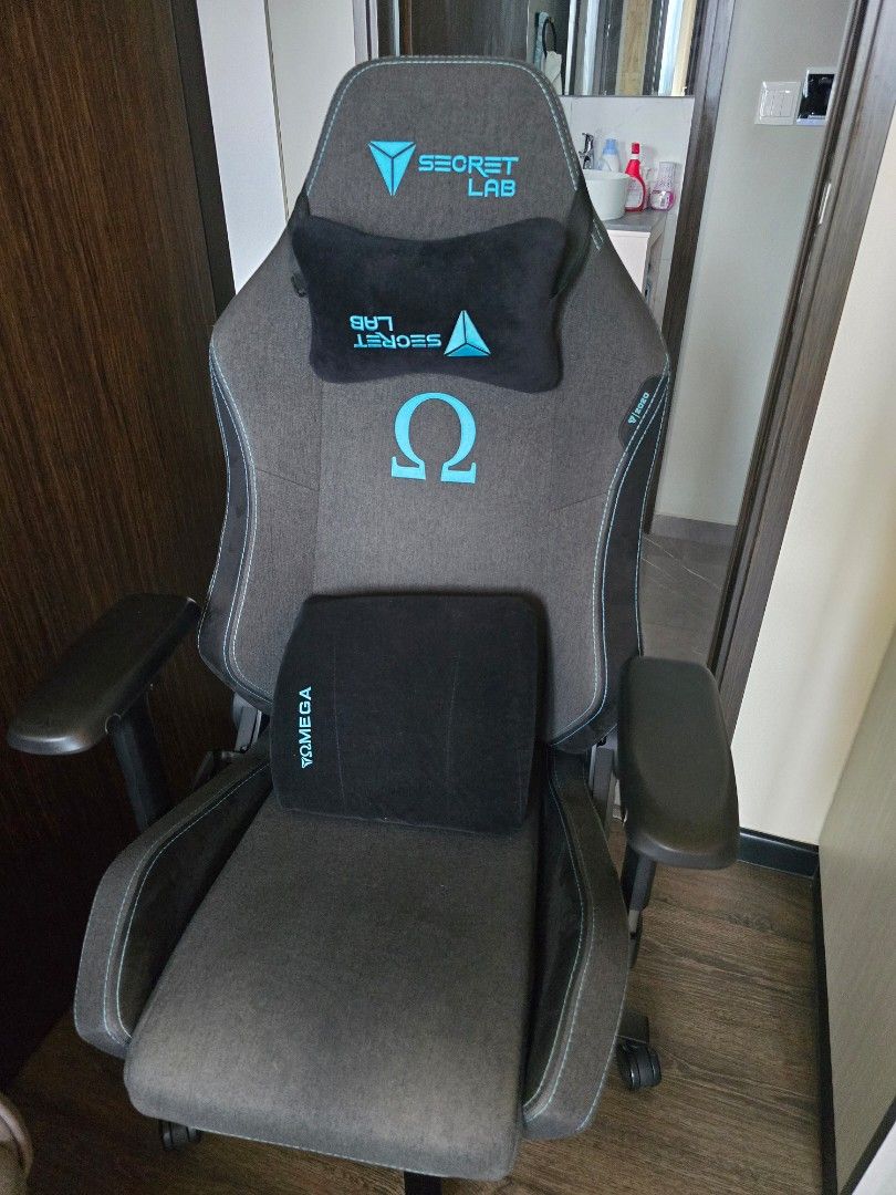 Secret lab titan chair, Furniture & Home Living, Furniture, Chairs on ...