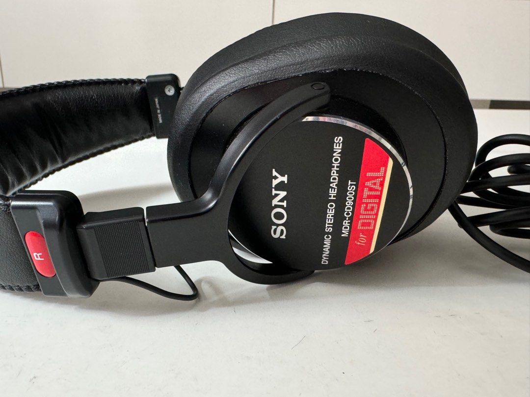 Sony MDR-CD900st Studio Monitor Stereo Headphones, Audio