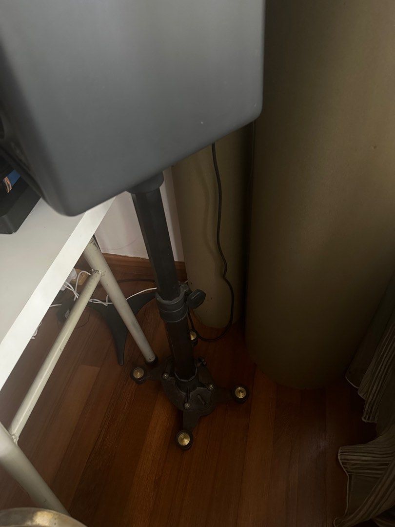 Speaker Stand (Nail isolation) (Category: Other Audio Equipment) located in Kuala Lumpur. Submitted by kudosh (Listing ID 1326710708, Image 1). Description: Adjustable height Base 8x8 inch .