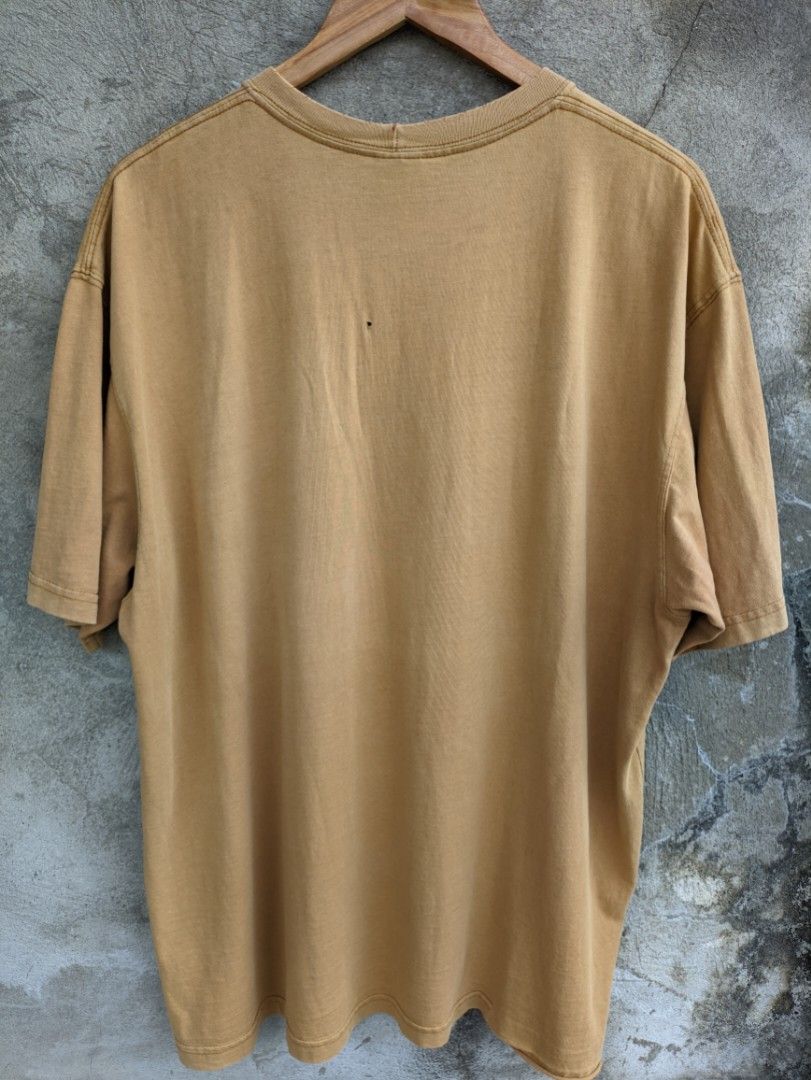 Thrashed Carhartt pocket tee - fits XL (Category: Tshirts & Polo Shirts ) located in Makati City. Submitted by johnmullergames (Listing ID 1326806787, Image 3). Description: Thrashed / beaters condition holes / fade / loose stitch sa baba.
