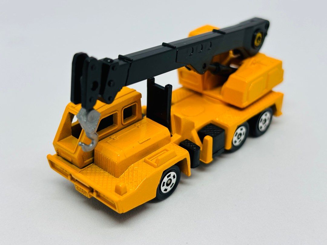 Tomica Tomy 72-1-24 UD Unic Truck Crane - Loose - Made In