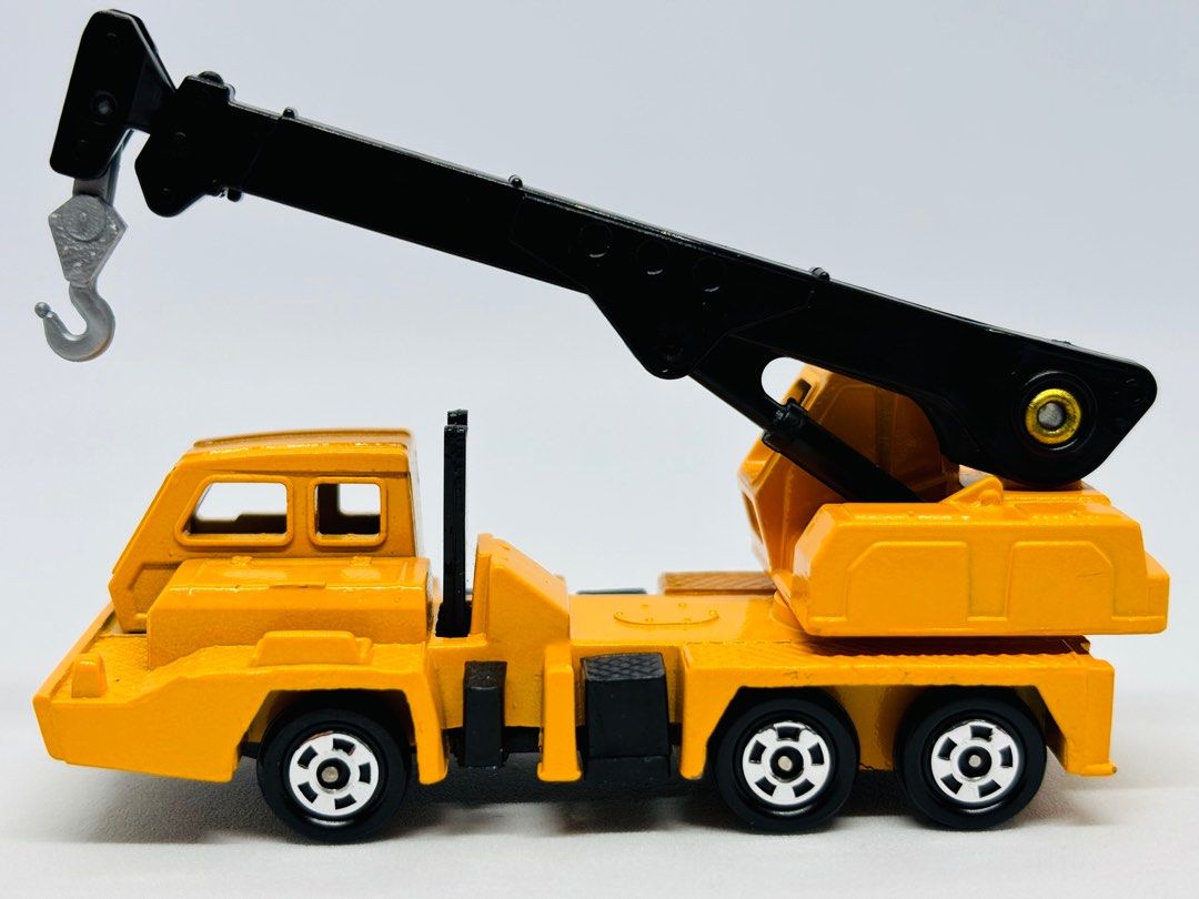 Tomica Tomy 72-1-24 UD Unic Truck Crane - Loose - Made In