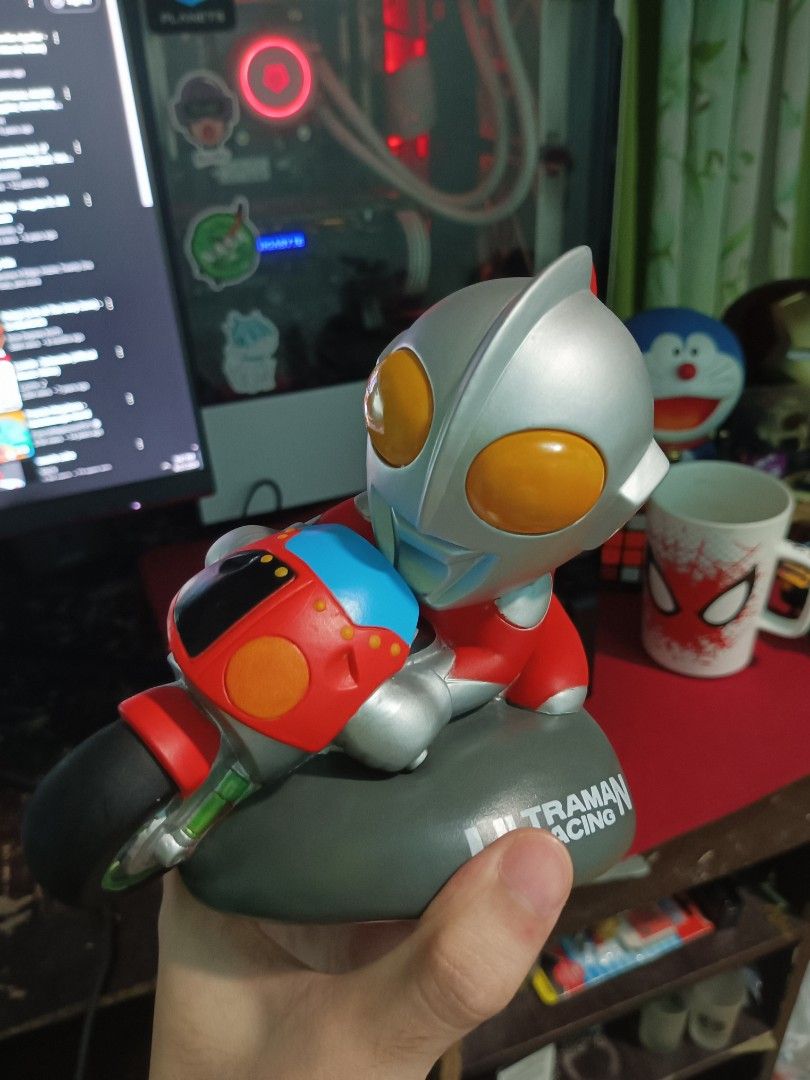 Ultraman Coin Bank (Category: Figurines & Statues) located in Baguio. Submitted by thrifteazy (Listing ID 1326802048, Image 2). Description: wysiwyg issue:nkaangat lang bahagya ung cover sa ilalim, maayos pa po yan location:Baguio City.