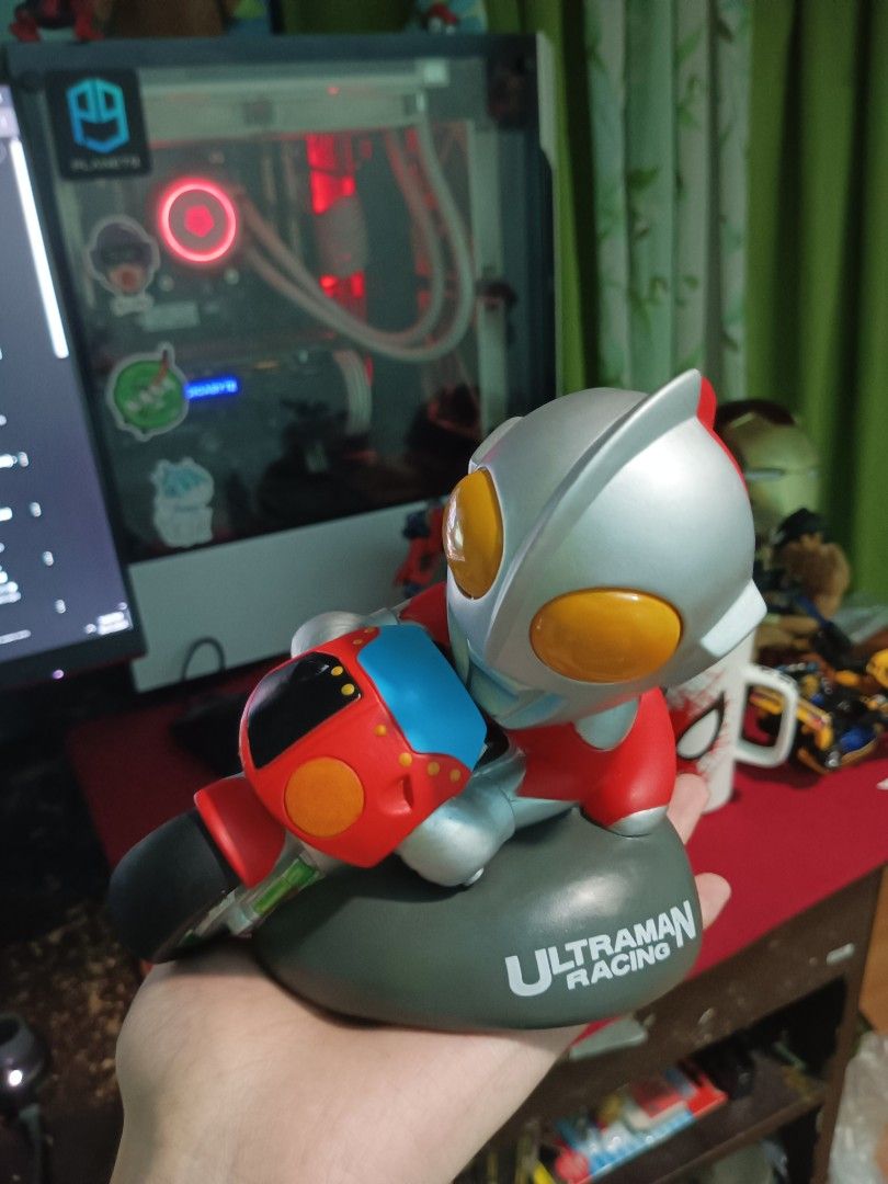 Ultraman Coin Bank (Category: Figurines & Statues) located in Baguio. Submitted by thrifteazy (Listing ID 1326802048, Image 1). Description: wysiwyg issue:nkaangat lang bahagya ung cover sa ilalim, maayos pa po yan location:Baguio City.