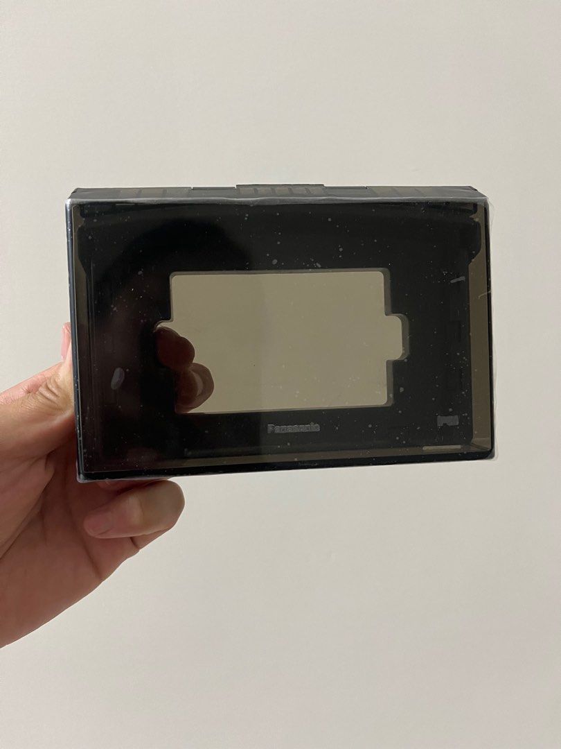 國際牌星光系列WEF8981防雨蓋板(保護等級IP55) (橫式/透明)【國際開關插座用防水蓋板】, 電視及其他電器, 其他家庭電器在旋轉拍賣