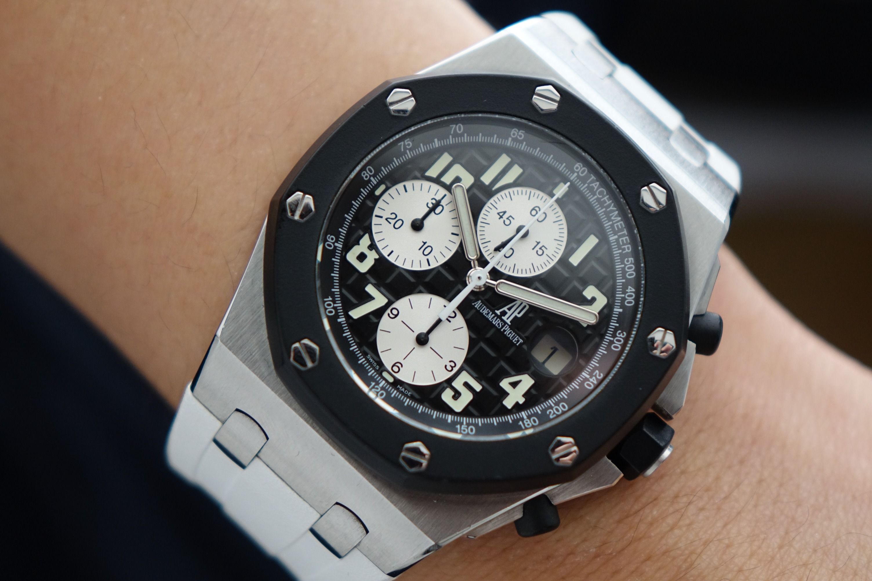 Audemars Piguet Royal Oak Offshore Rubber Clad 25940SK full set, Luxury