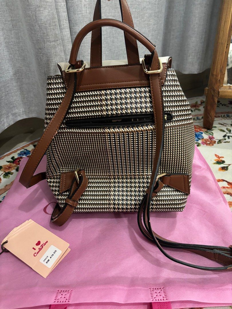Backpack (Category: Backpacks) located in Ayer Keroh. Submitted by farrah_lees (Listing ID 1326963245, Image 3). Description: Use less than 5x Buy at RM419 originally carlo rino Come with bag.
