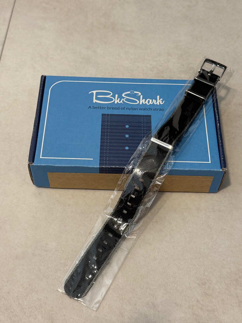 BluShark Alphashark Nylon NATO Strap 22mm Black Silver Men s Fashion Watches Accessories Watches on Carousell