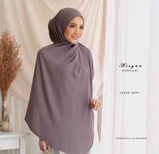 (Category: ) located in . Submitted by clearmyclothes (Listing ID 1326928103, Image 1). Description: .