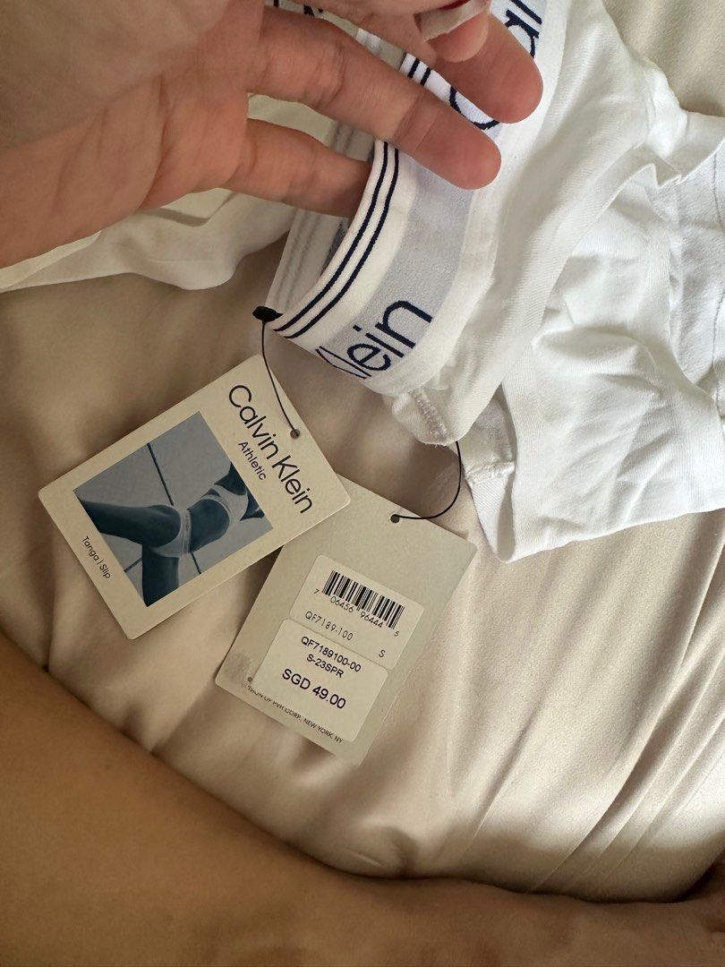 calvin klein girl underwear white S size brand new with tag