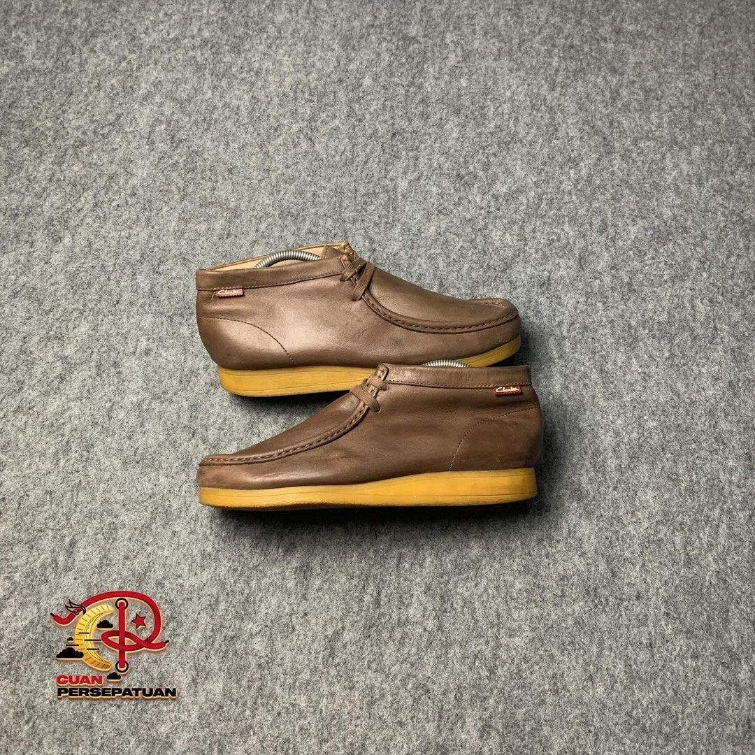 CLARKS WALLABEE STINSON HI BEESWAX BROWN NOT VANS NIKE NEW BALANCE REEBOK CONVERSE HOKA DR.MARTENS BIRKENSTOCK Fesyen Pria Sepatu Sneakers di Carousell