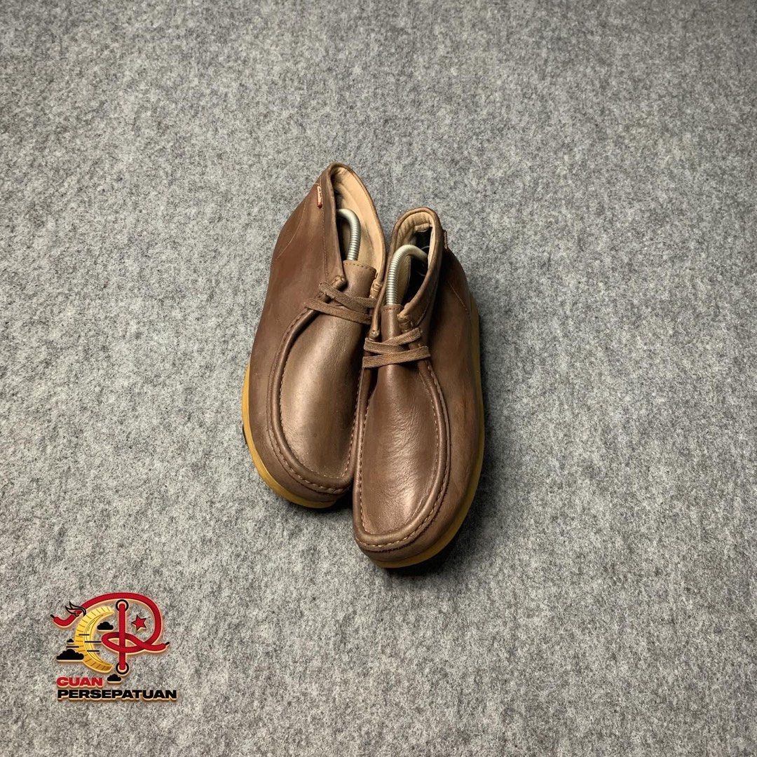 CLARKS WALLABEE STINSON HI BEESWAX BROWN NOT VANS NIKE NEW BALANCE REEBOK CONVERSE HOKA DR.MARTENS BIRKENSTOCK Fesyen Pria Sepatu Sneakers di Carousell