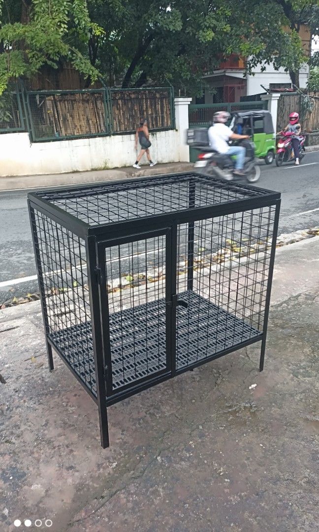 Dog Cage (Category: Homes & Other Pet Accessories) located in Antipolo. Submitted by rarefire_082985 (Listing ID 1326954781, Image 3). Description: Dog Cage with free plastic matting *Crib type *Open top *Close top *With roof Addtl fee for poop tray PM for more inquiries.