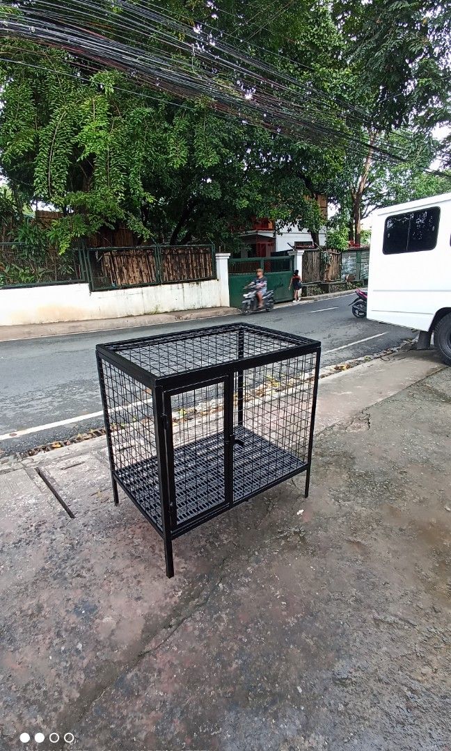 Dog Cage (Category: Homes & Other Pet Accessories) located in Antipolo. Submitted by rarefire_082985 (Listing ID 1326954781, Image 2). Description: Dog Cage with free plastic matting *Crib type *Open top *Close top *With roof Addtl fee for poop tray PM for more inquiries.