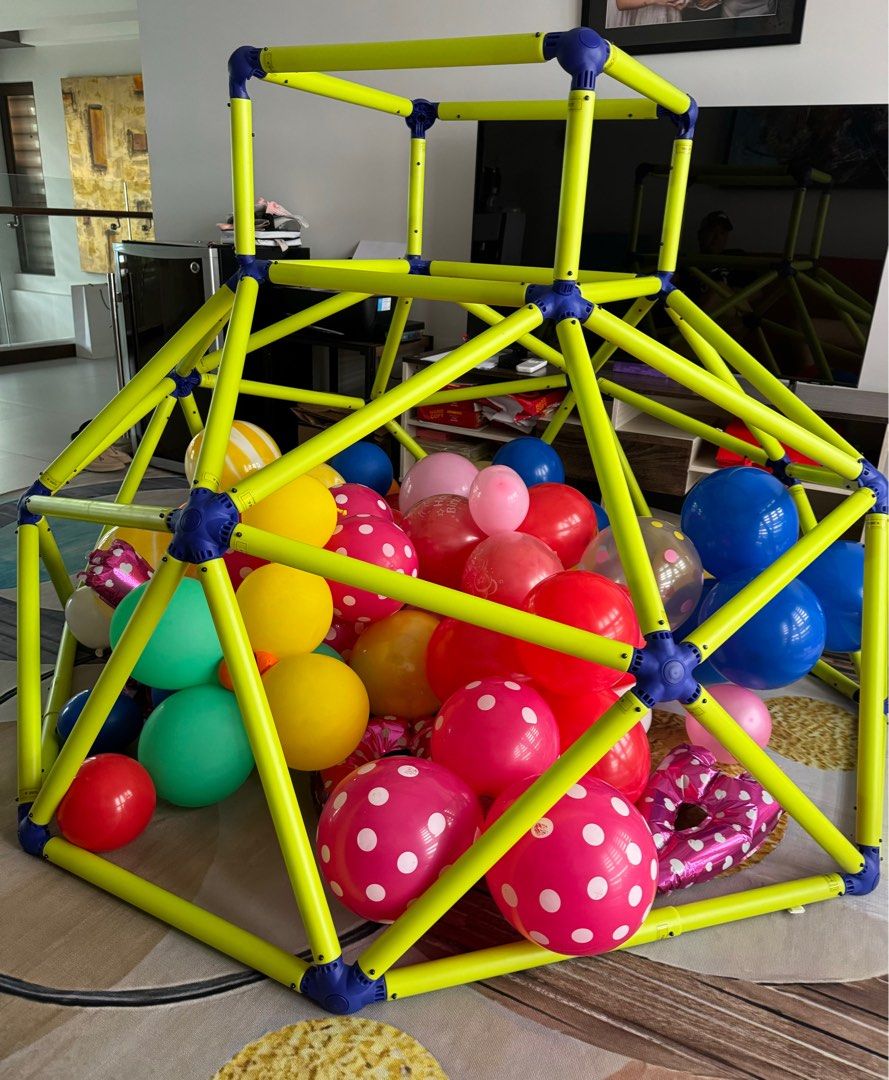 Smyths Toys Eezy Peezy Dome Climber Eezy Peezy Climber