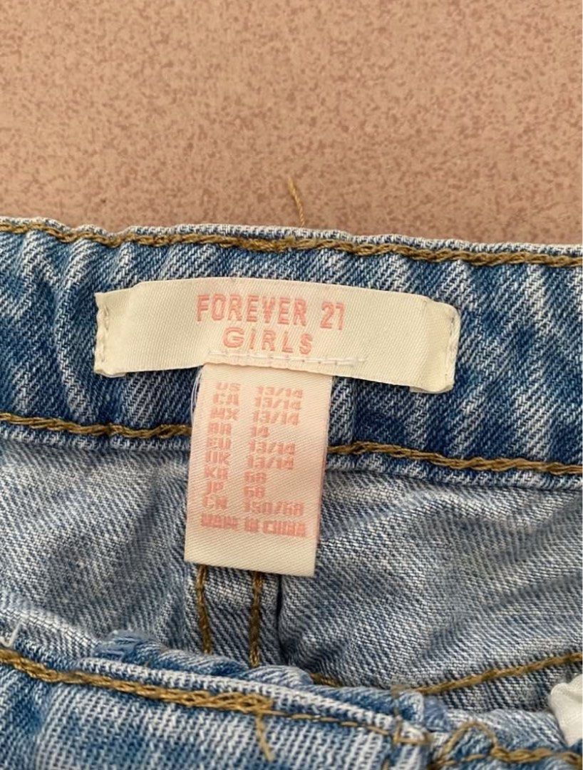 Forever 21 Shorts (Category: Shorts) located in Antipolo. Submitted by declutter.clothes (Listing ID 1326873920, Image 2). Description: size s can fit 25-26.