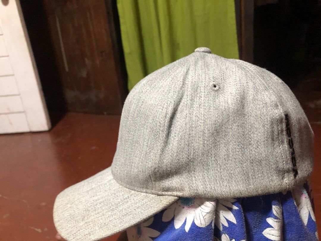 Genuine volcom cap full stone heather gray vintage flexfit (Category: Caps & Hats) located in Davao. Submitted by itsmioyow09704 (Listing ID 1326879124, Image 3). Description: Size small to medium Excellent condition .