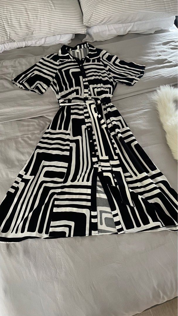 H&M dress. Size Small. Unused. (Category: Dresses) located in Pasig City. Submitted by bituin18 (Listing ID 1326851144, Image 2). Description: H&M. Washed and stored. Size small. .