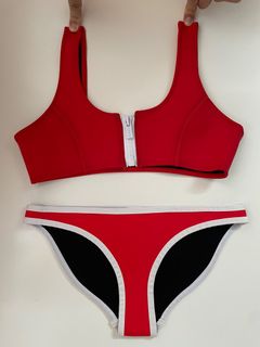 (Category: ) located in . Submitted by thriftingzerowaste (Listing ID 1326947241, Image 1). Description: .
