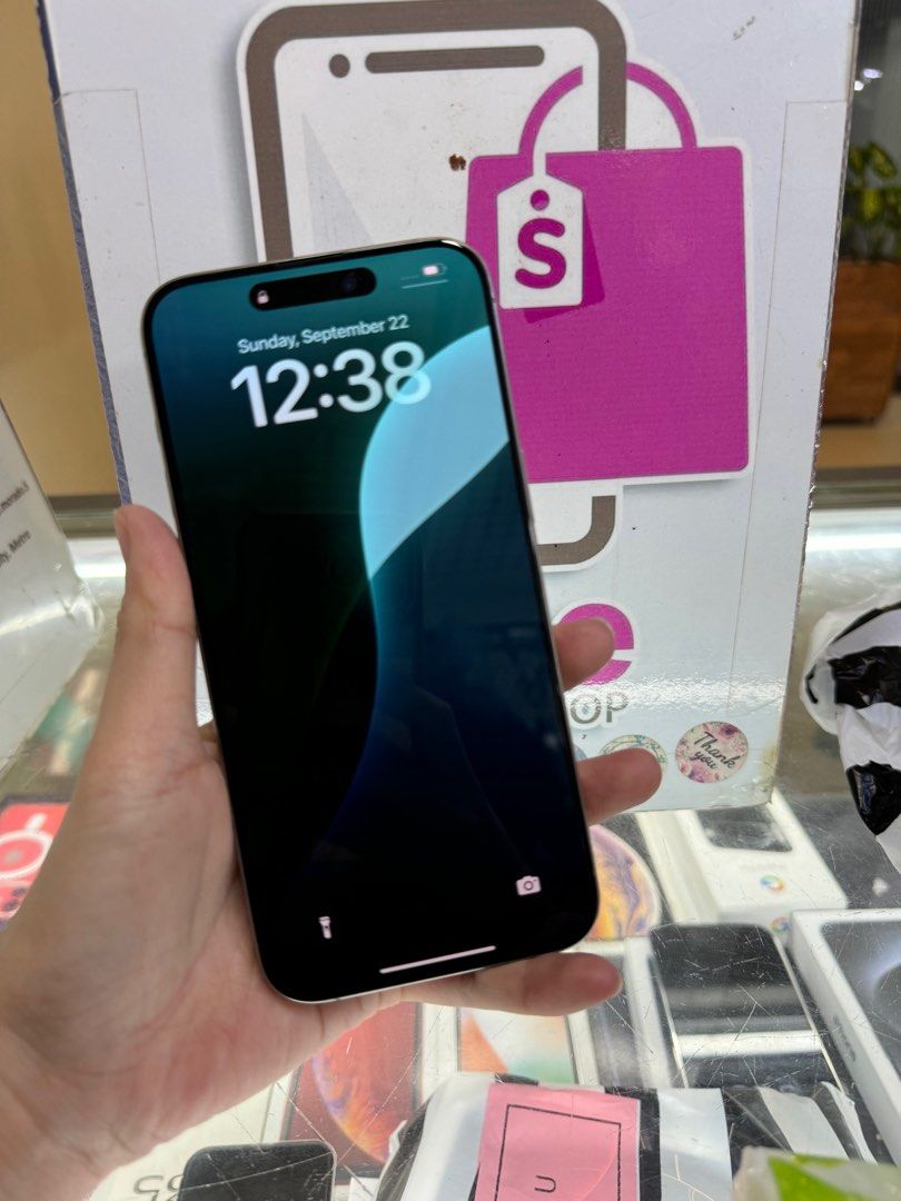 iphone 15 pro max 512gb dual sim 2ndhand (Category: iPhone 15 Series) located in Cainta. Submitted by vine_gadget_shop (Listing ID 1326999453, Image 2). Description: iphone 15 pro max 512gb dual sim 2ndhand complete package hk variant warranty until october 2024 pick up store greenhills shopping center we accept trade in we accepy credit card and ggives installment we do cod and door to door we ship nationwide for fast transaction call 0927736832