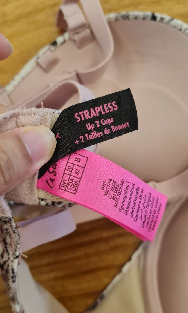 La Senza Up 2 Cups Strapless Bra (Category: Undergarments & Loungewear) located in Cavite. Submitted by helpusdeclutter (Listing ID 1326915124, Image 3). Description: La Senza Up 2 Cups Strapless Bra Store bought in Eastwood Mall for P2,995. Selling low for P1,000 only. Size 32B Color Pink with Snakeskin design In great condition. Material feels luxurious and you'll definitely feel sexy wearing it..