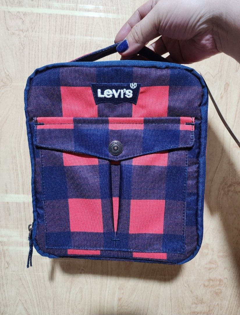 Levi's lunch bag store