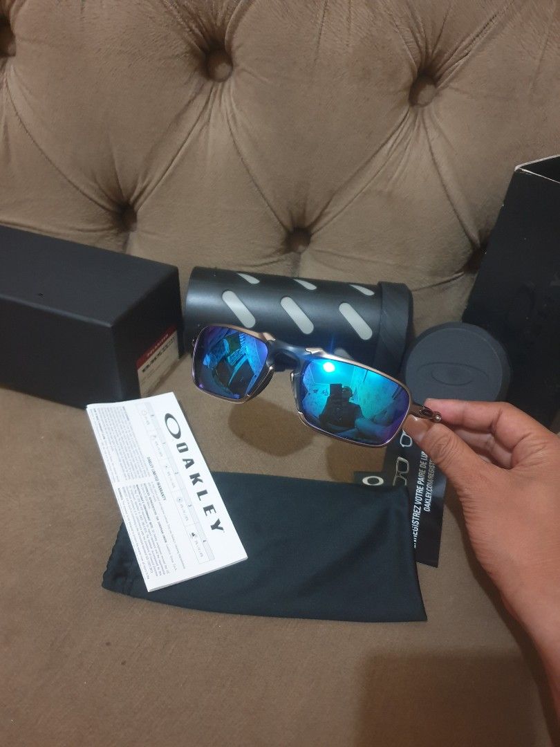 Oakley batman online