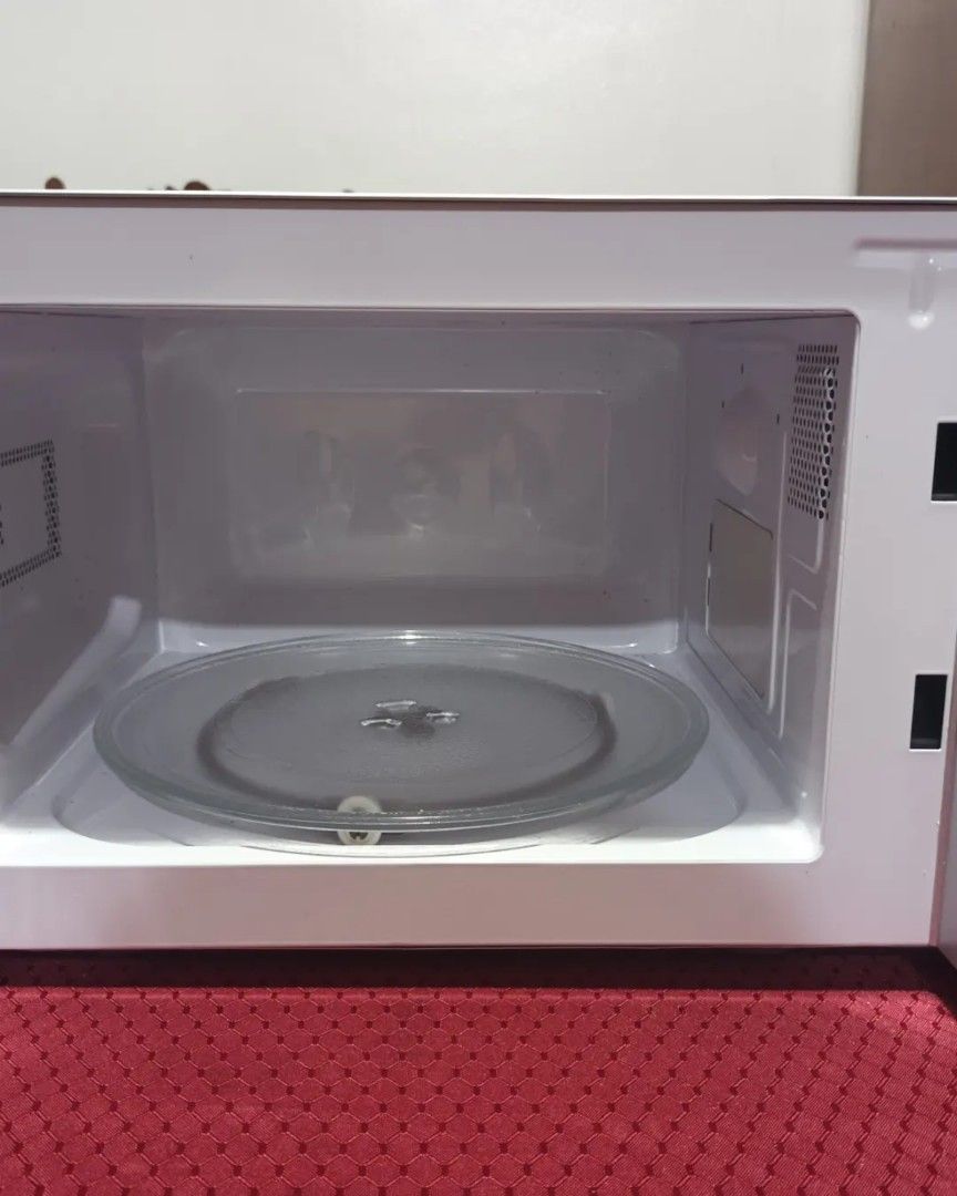 Microwave Oven (Category: Ovens & Toasters) located in Taytay. Submitted by everythinggoes_ph (Listing ID 1326869949, Image 2). Description: Imarflex Digital Microwave Oven New, never uaed, scratches due to storage P 5,000 Dimension: 9 x 11 x 17 inches #decluttering PIOG Last photo for reference only. No inclusions. Disclaimer: EverythingGoes is not affiliated nor associated with any of the brands posted. All copyrights reserved to the original b