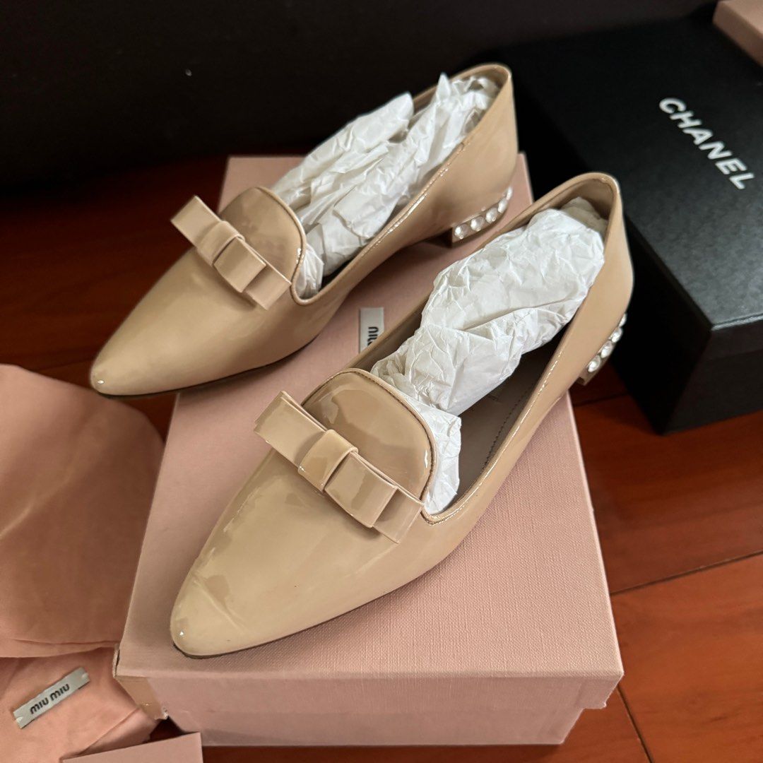 Miu Miu Patent Loafers (Category: Sneakers & Footwear) located in Quezon City. Submitted by prebyp (Listing ID 1326933114, Image 2). Description: .