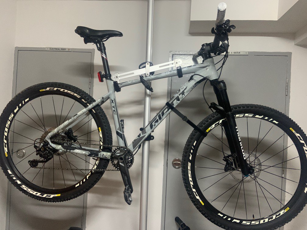 Giant manitou bike outlet