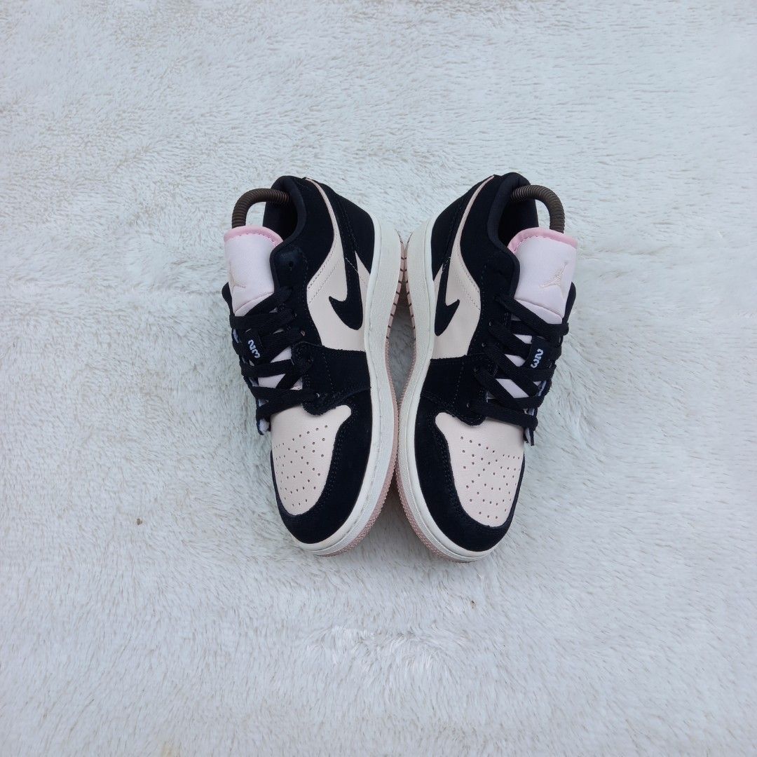 NIKE AIR JORDAN 1LOW GUAVA ICE