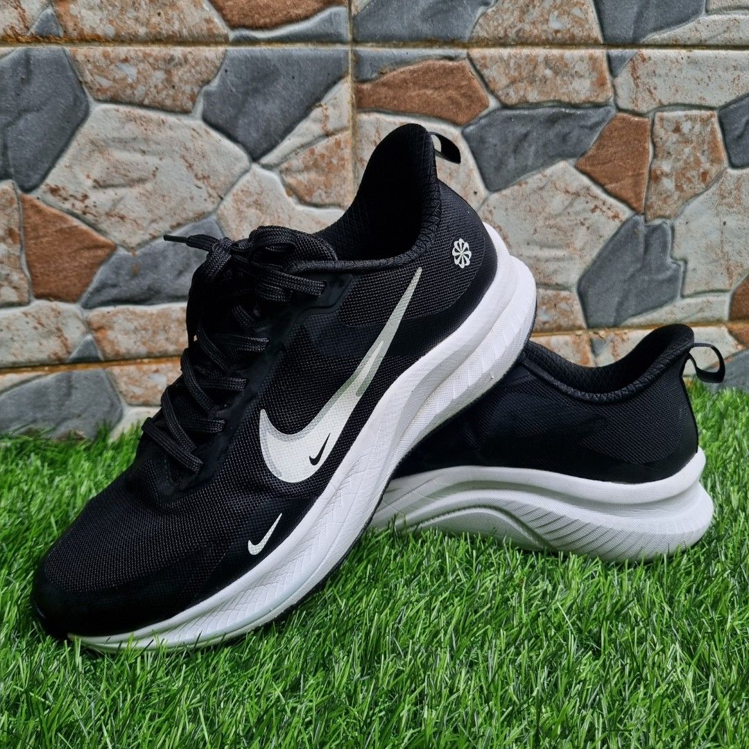 Nike Air Zoom Flo Running
