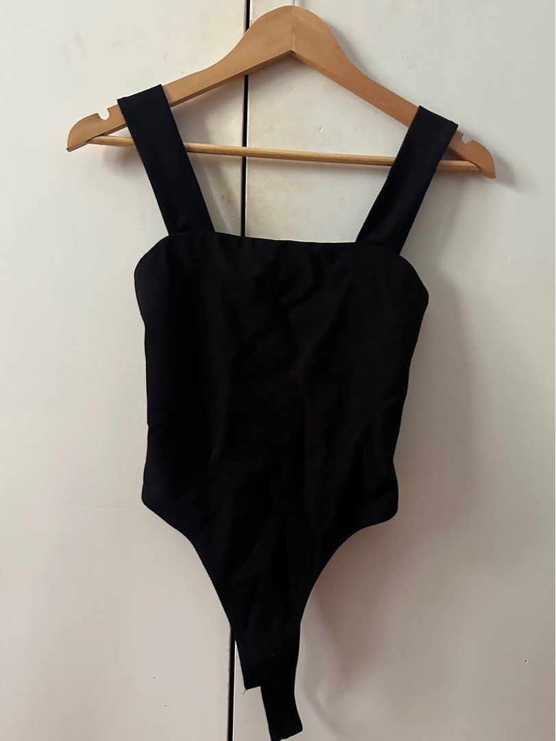 Norah Square Neck Bodysuit (Small) (Category: Sleeveless) located in Cebu City. Submitted by lavitify (Listing ID 1326858234, Image 3). Description: Size Small Rarely used! Used this for 5 times only as i gained weight 😅 Stored safe in closet.