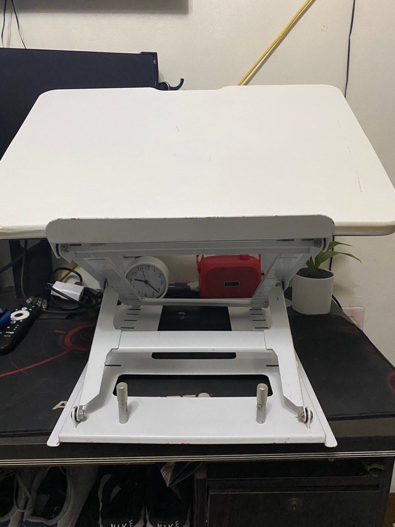 Ofix Lap top stand Heavy duty (Category: Laptop Bags & Sleeves) located in Malabon City. Submitted by delson23 (Listing ID 1326988526, Image 2). Description: Ofix Lap top stand Second Hand.