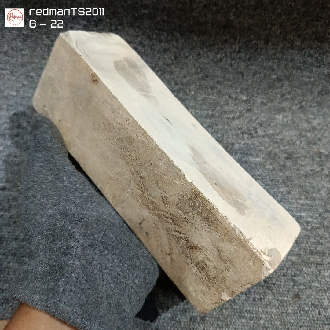 Oozuku Japanese Whetstone (Category: Knives & Chopping Boards) located in Meycauayan. Submitted by redmants2011 (Listing ID 1327014178, Image 3). Description: Dunno the grit number Payment - Gcash / Bank Transfer Shipping - Gogo Xpress / Flash Express.