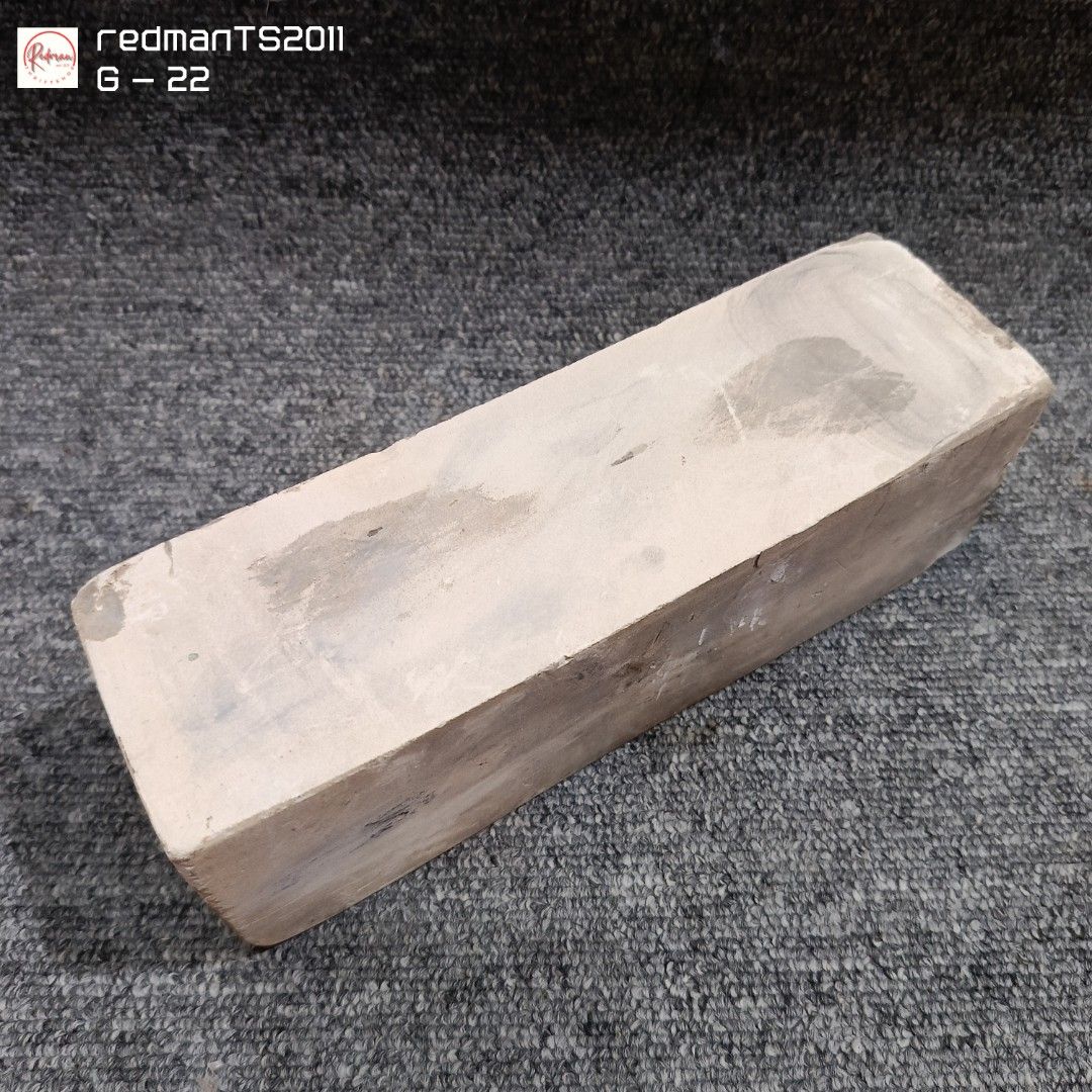 Oozuku Japanese Whetstone (Category: Knives & Chopping Boards) located in Meycauayan. Submitted by redmants2011 (Listing ID 1327014178, Image 2). Description: Dunno the grit number Payment - Gcash / Bank Transfer Shipping - Gogo Xpress / Flash Express.
